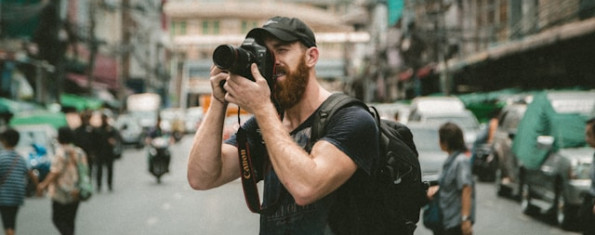 10 варіантів кар'єри для любителів подорожей