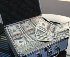 Количество миллиардеров в мире приближается к 3000, а наследники получили рекордные $297,8 млрд в 2025 году