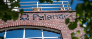 Акции Palantir подскочили на 11% после партнерства с Microsoft для продажи ИИ оборонному сектору и разведке США