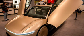 Tesla подає нові заявки на торгову марку «Robotaxi»