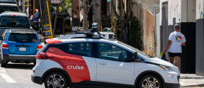 DMV Калифорнии приостанавливает разрешение на робототакси Cruise