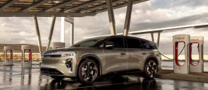 Владельцы SUV Lucid Gravity получат доступ к Tesla Supercharger 31 января